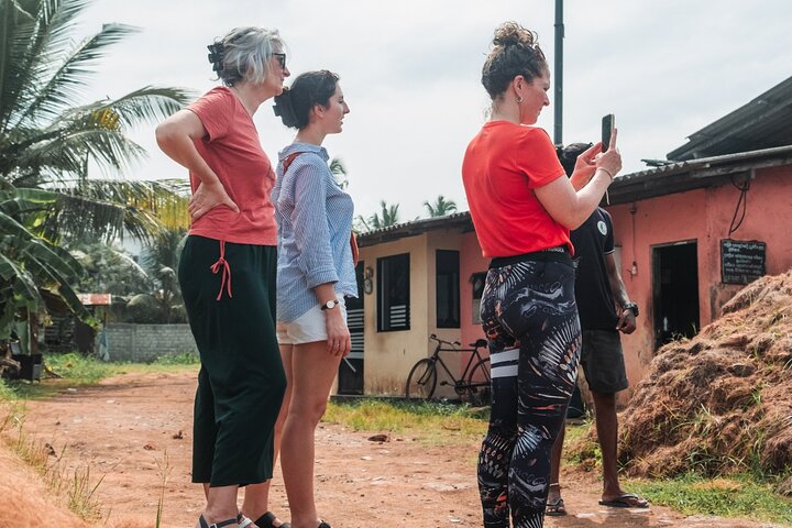 Half-Day Lagoon and Village Cycling Tour in Galle